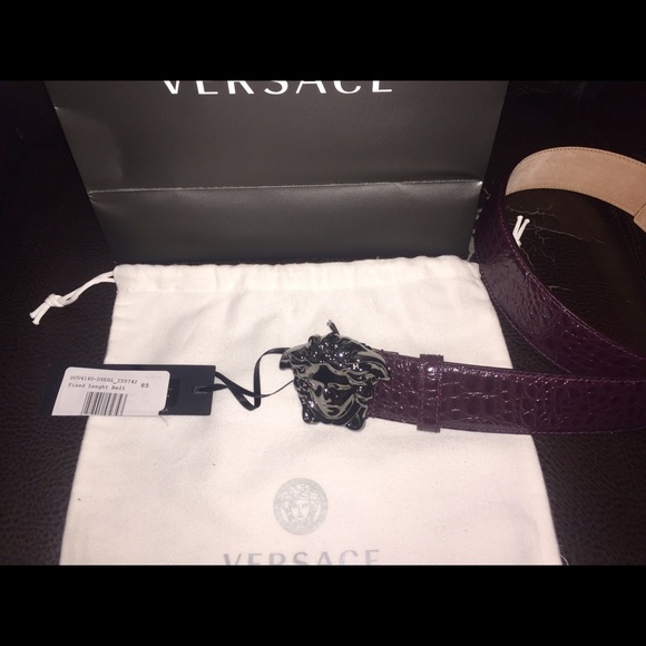 Versace - Picture 2 of 3